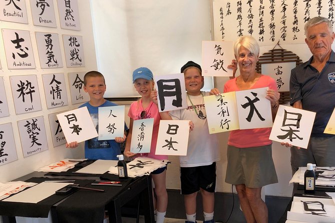 Let's experience calligraphy in YANAKA, Taito-ku, TOKYO !! - Getting the most out of your one-hour brush practice