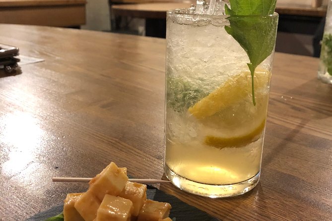 Luxury Tokyo Sake, Cocktail, Whisky and Pairing Tour - The guide factor: why a good host matters in Tokyo nightlife