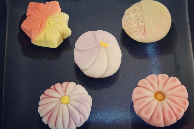 Make Traditional Nerikiri Sweets & Matcha experience in Shibuya - Hana sensei’s teaching style: why the class feels calm