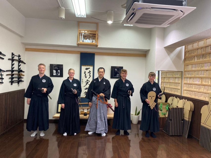 Martial Arts: Samurai Experience (Iaido) - From Fundamental Movements to Practical Sword Usage