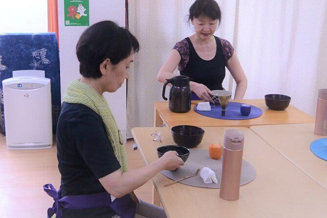 Matcha Making Experience in Shinjuku - Where you meet in Shinjuku, and how to show up ready