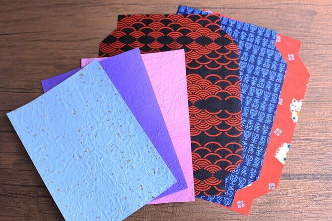 Mini Origami Lamp and Mizuhiki knot Belt Workshop in Ueno - A 150-minute washi paper craft session in Ueno