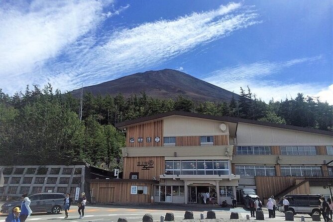 Mount Fuji 5th Station, Arakurayama, Oshino Hakkai and Hot Spring - Stop 1 alternative: Arakurayama Sengen Park for classic viewpoint time