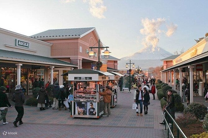 Mount Fuji 5th Station, Arakurayama, Oshino Hakkai and Hot Spring - Stop 3: Gotemba Premium Outlets for shopping time