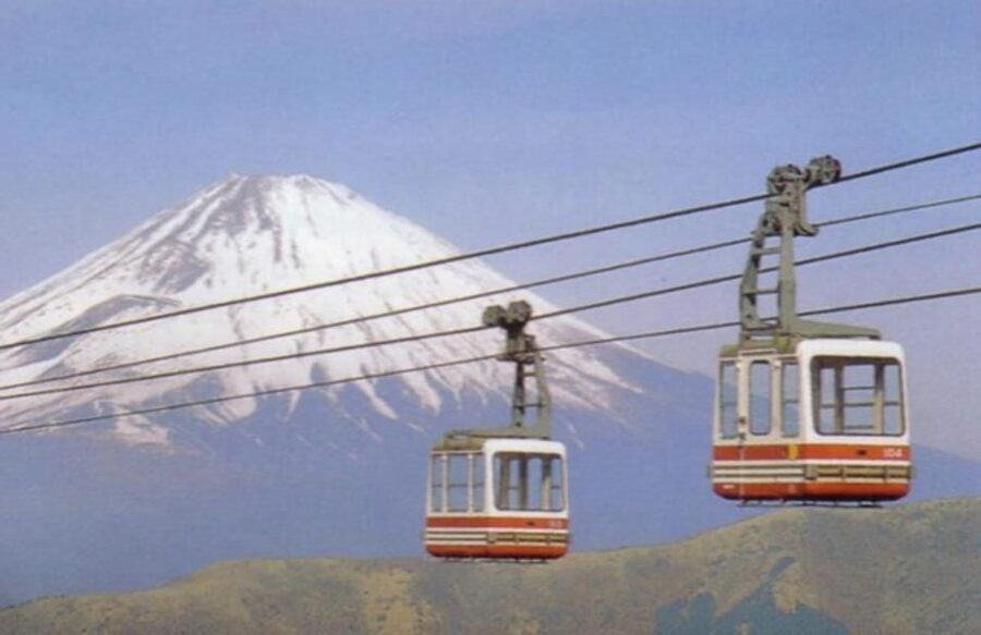Mount Fuji and Hakone Day tour with English speaking Drivers - Saiko Iyashi-no-Sato Nenba and the gentle pace shift