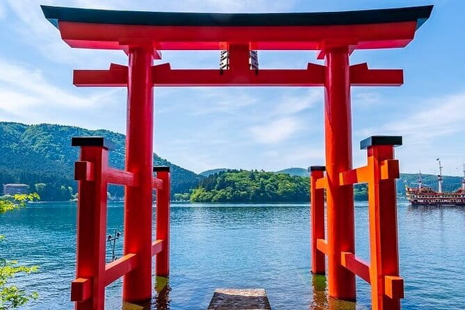 Mount Fuji and Hakone Private Tour with Pickup from Tokyo - Kawaguchiko boat plus Kachi Kachi: mixing “near Fuji” with higher viewpoints