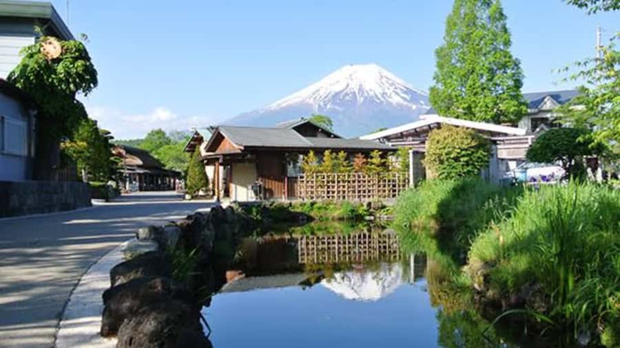 Mount Fuji One Day Private Tour With English Speaking Driver - Oshino Hakkai Village: Traditional Springs and a Slower Kind of Fuji