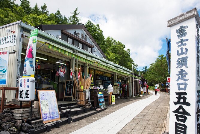 Mt. Fuji 5th, Oshino Hakkai, Onsen Full-Day Trip From Tokyo - The human factor: guides you might meet and why it changes everything
