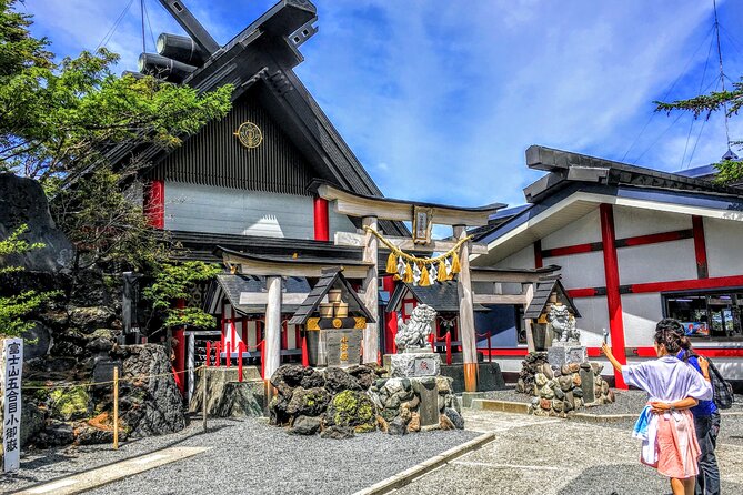 Mt Fuji and Hakone 1-Day Bus Tour Return by Bus - Mt. Fuji 5th Station: the photo target with a built-in time limit