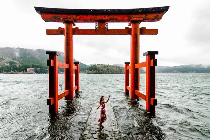Mt. Fuji and Hakone Private Tour with English Speaking Guide - Hakone Shrine and the red gate by Lake Ashi