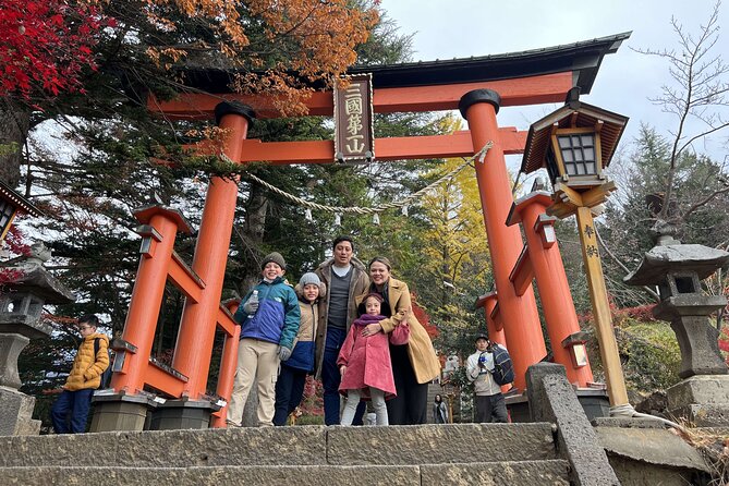 Mt Fuji and Lake Kawaguchiko Bus Day Tour with English Guide - Oshino Hakkai springs and why the water looks so clean