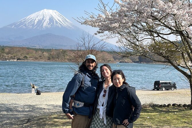 Mt. Fuji Five Lakes Tour with Guide & Vehicle (Kawaguchiko Dep) - Chureito Pagoda and the Arakurayama Sengen Shrine area: the iconic picture spot