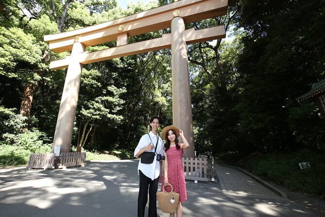 Mt Fuji, Hakone Private Tour by Car Pickup from Tokyo - Hakone’s Lake Ashinoko, the caldera setting behind the postcards