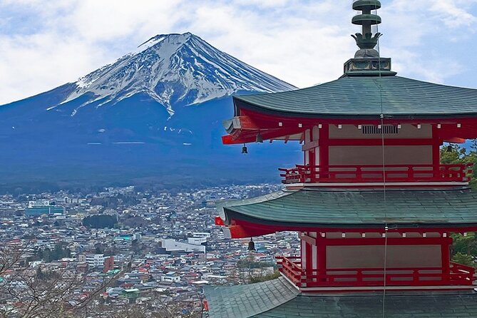 Mt. Fuji, Oishi Park & Arakurayama Pagoda Bus Tour with Lunch - Fujikawaguchiko and lunch: the break that makes the day work