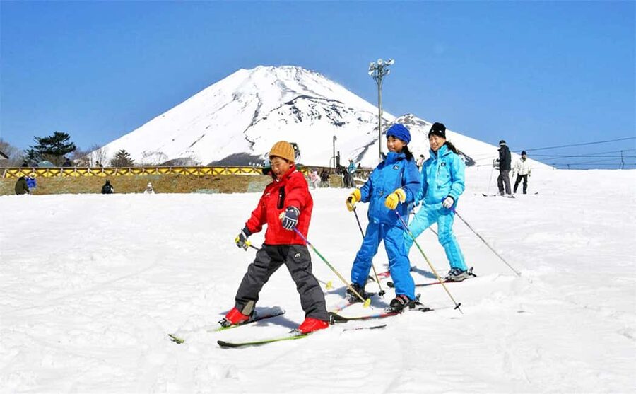 Mt. Fuji Skiing Experience- YETI Ski Resort & Onsen Day Trip - Mt. Fuji skiing and an onsen, in one packed day