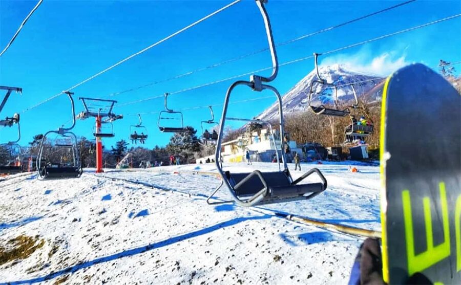 Mt. Fuji Skiing Experience- YETI Ski Resort & Onsen Day Trip - Timing, crowds, and the risk of feeling rushed