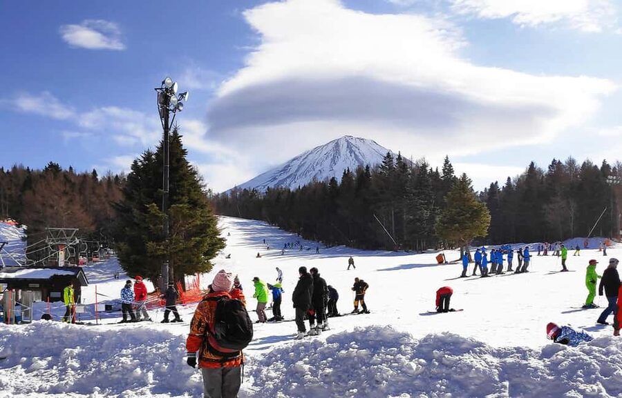 Mt. Fuji Skiing Experience- YETI Ski Resort & Onsen Day Trip - Getting to the slopes: Tokyo to 1,400 meters and back