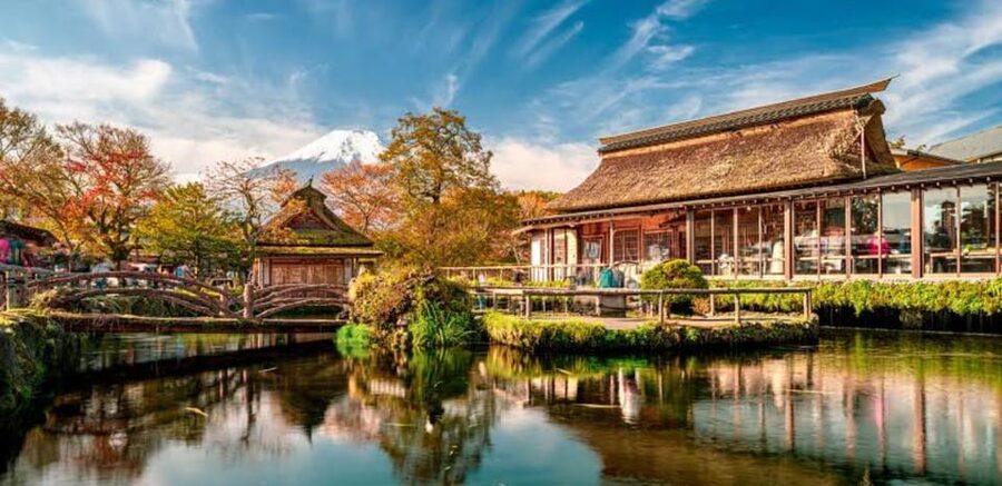 Mt Fuji Tour With Experienced English Driver - Chureito Pagoda: one of Japan’s most recognizable Fuji shots