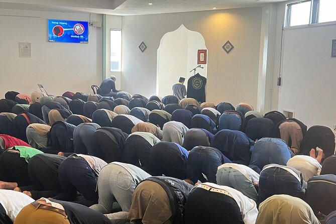 Muslim Friendly Mt. Fuji Tour with Halal Lunch and Prayer Time - J-Credits and small-group pacing that make the day easier
