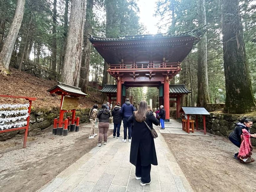 Nikko: Kegon Falls, Lake Chuzenji & Toshogu Temple - Lake Chuzenji: The Calm After the Falls