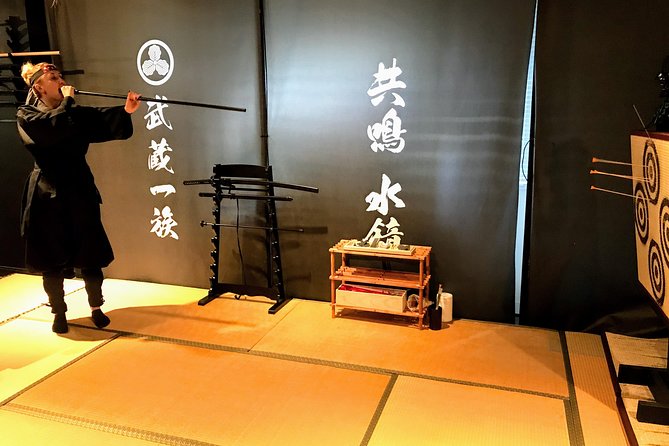 Ninja Samurai 2-hour hands-on lesson by Japanese master in Tokyo - Shuriken and blowgun practice: targets, form, and real props