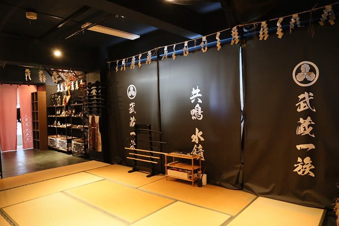 Ninja Samurai 2-hour hands-on lesson by Japanese master in Tokyo - Samurai portion: drawing the sword, using it, then performing it