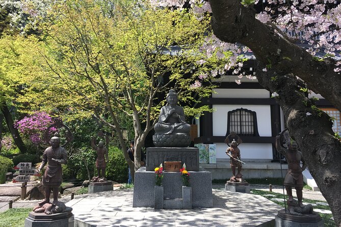 Private Car Tour to see Highlights of Kamakura, Enoshima, Yokohama from Tokyo - Stop 1 at Kotoku-in: the Great Buddha as your opening move