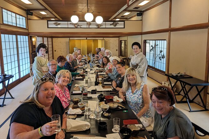 Private Customizable Car and Mini Van Tour in Tokyo - Shibuya Crossing, Harajuku Streets, and Meiji Jingu Calm