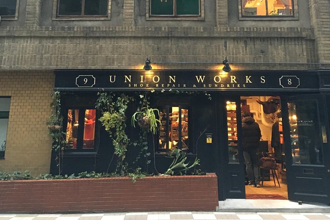 Private Ginza Architecture Walking Tour - The drinks pause and photo payoff