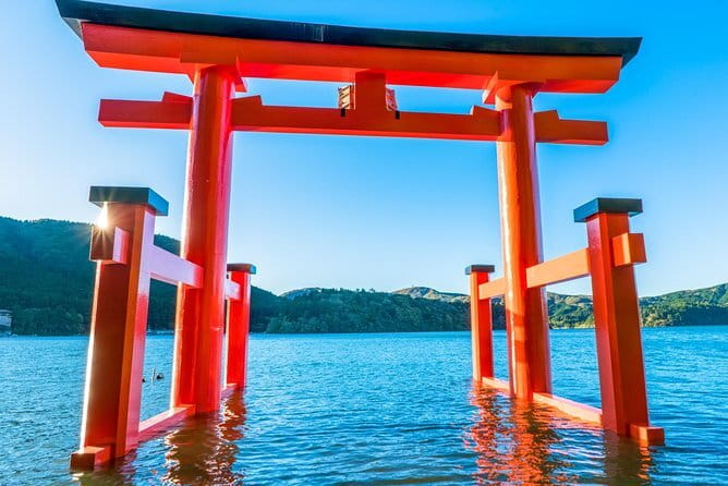 Private Hakone Half-day Car Tour with Hotel Pickup - Local Guide - Tamaduru and Hien Falls: short walks, big sound