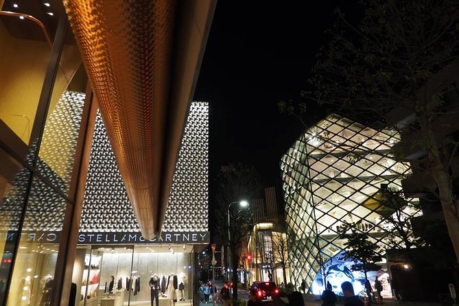 Private Harajuku Omotesando Architecture Walking Tour - The side trip into backstreets, and why that pause matters