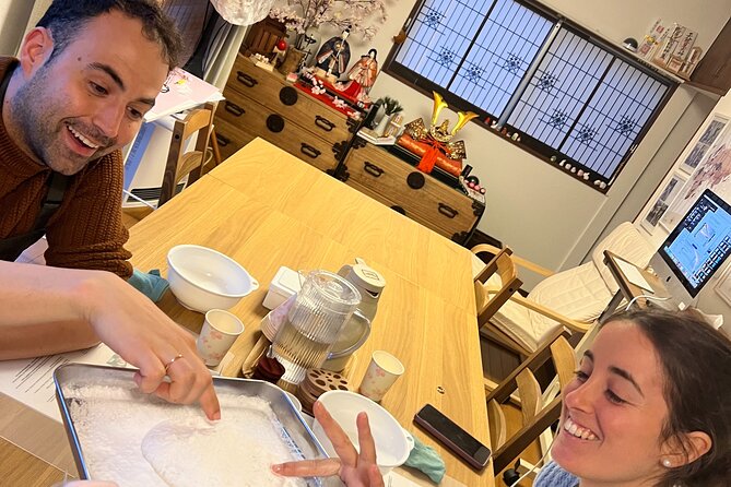 Private Mochi Sweets Making class near Shibuya area - Green tea and matcha tasting, plus a take-home bag