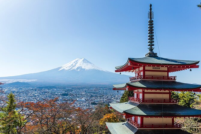 Private Mount Fuji and Hakone City Tour In luxury car from Tokyo - Chureito Pagoda: the Fuji skyline photo with a time limit that forces focus