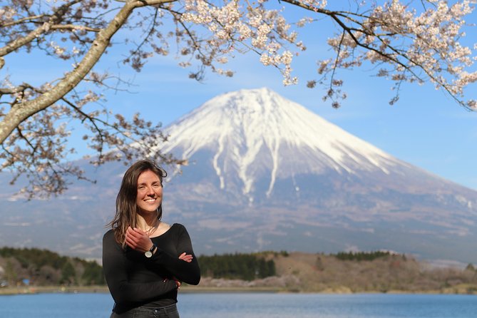 Private Mt Fuji Tour from Tokyo: Scenic BBQ and Hidden Gems - The guided photography session, and why it’s worth paying for