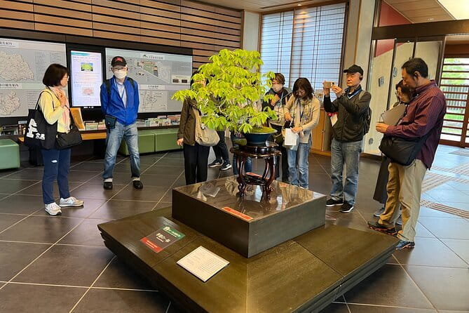 Private Omiya Bonsai Village Tour with Licensed Guide - Getting From Tokyo to Omiya: Simple, Fixed Timing