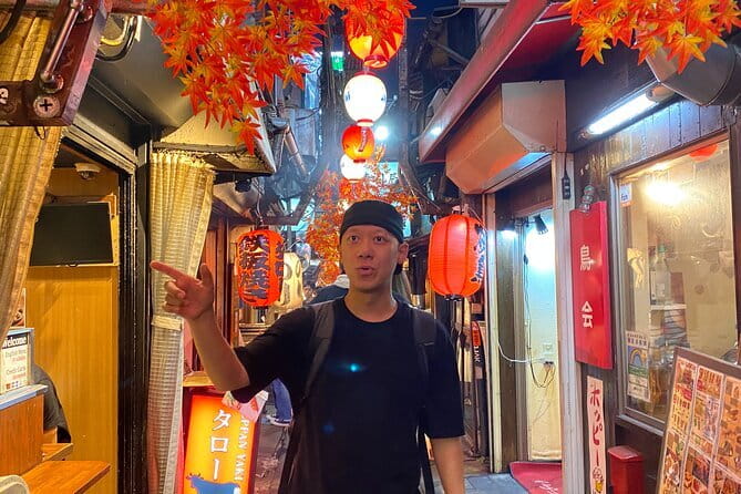 [Private]Shinjuku Golden Gai Bar Hopping w/ Japanese Local Guide - Omoide Yokocho (Memory Lane): Your First Pour in a Famous Food Alley