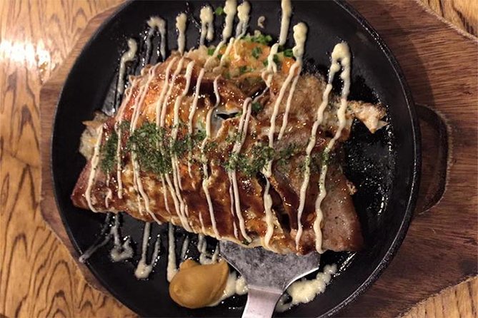 Private Tokyo Local Food and Drink Tour with a Bar Hopping Master - How the guide handles menus, ordering, and the flow