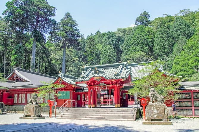Private Tour - Hakone Day Trip! A Tour to Explore All Must-Sees! - Ajisai Bridge near Hakone-Yumoto, a vermilion photo stop with seasonal charm