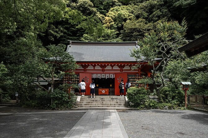 Private Tour in Kamakura: Matcha Tea Tasting & Photo Session - Nikaidō shrine stop: quiet settings for real photos
