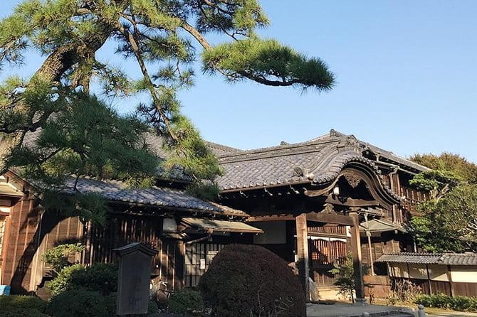 Private Tour - Thousands of lucky cats! Go by tram, Gotokuji Tour - Stop 5, Gotokuji Temple and the Wall of Lucky Cats