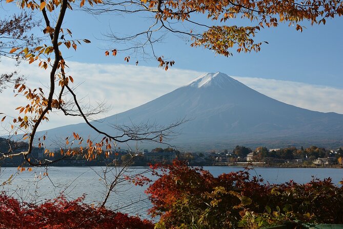 Private Tour to Mt Fuji and Hakone with English Speaking Driver - Meeting point and road time: how the day starts in Marunouchi