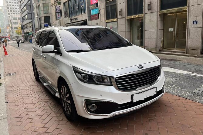 Private Transfer from Tokyo Hotels to Yokohama Cruise Port - Luggage help and extra tie downs for sports gear
