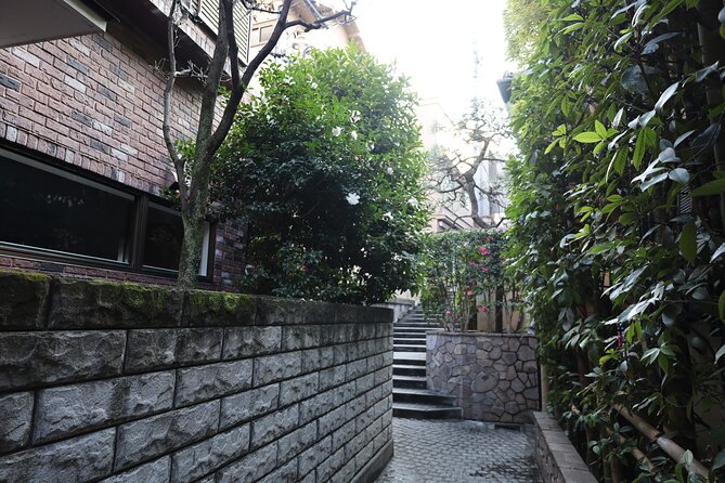 Private Walking Tour: The Little Kyoto of Tokyo, Kagurazaka - Stop 2: Akagi Shrine, a relocation story tied to migration