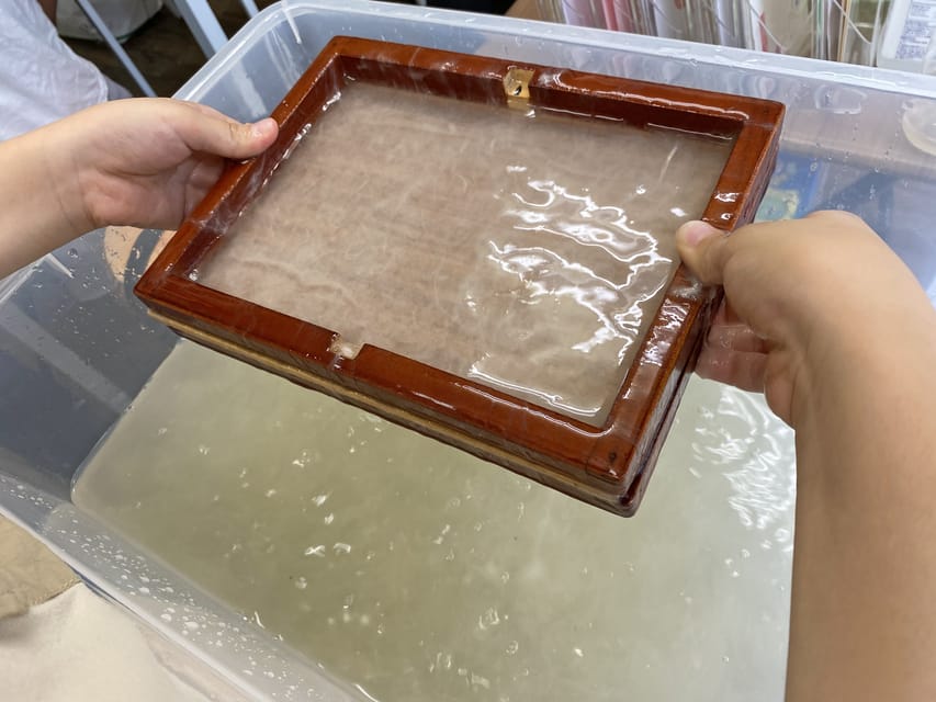 Private Workshop for Making Paper Last 1,000 years in Ueno - Mold, Deckle, and Sifting, How Your Sheet Takes Shape