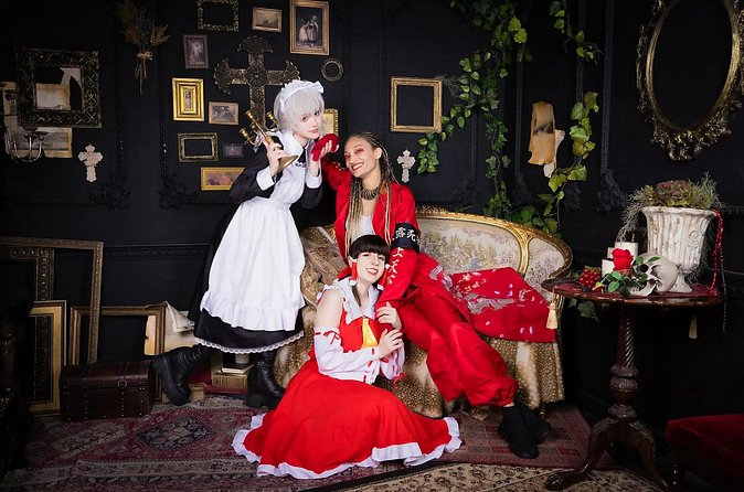 Professional Cosplay Photography Experience with English Guide - Studio etiquette: shoes off, props back, and ask before you shoot