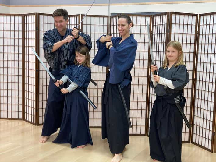 SAMURAI EXPERIENCE in Tokyo(Harajuku)【SAMURAI've】 - Kitsuke Kimono: Dressing Like a Samurai (Without Guesswork)