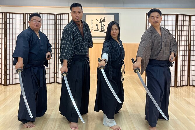 Samurai Experience in Tokyo / SAMURAI've - Basic Lesson: Your First Katana Moves