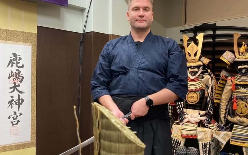 Samurai sword cutting experience - Cutting Tatami Twice: Timing You Choose, Then Photos