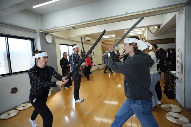 Samurai Sword Training and Katazome Dyeing Experience in Tokyo - The dojo experience at 武蔵国無外会: demonstration to first practice