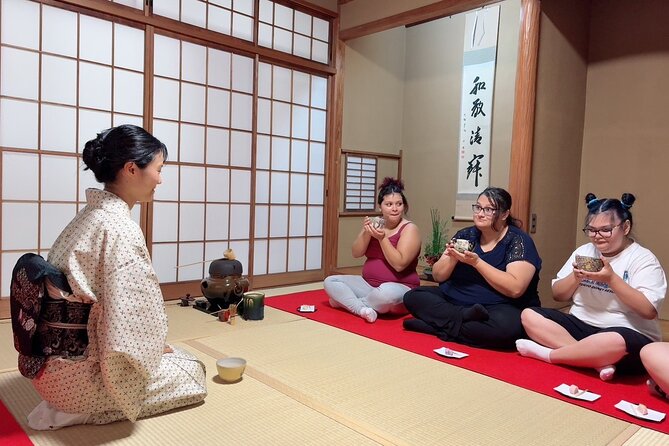 Shibuya Authentic Tea Ceremony with experienced instructor - Making your own matcha, whisking with tools and choosing your chawan